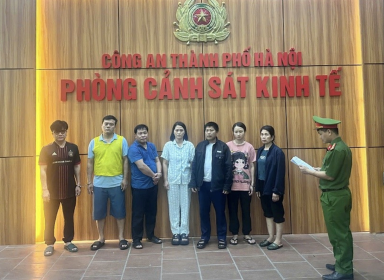 C&ocirc;ng an H&agrave; Nội th&ocirc;ng tin vụ c&aacute;n bộ kiểm dịch th&uacute; y "v&ograve;i tiền" tiếp tay đưa heo bệnh v&agrave;o trường học- Ảnh 1.