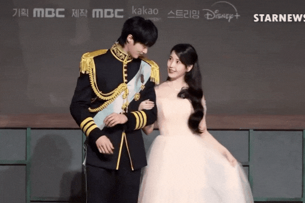 Cặp đ&ocirc;i ho&agrave;ng tử - c&ocirc;ng ch&uacute;a đẹp nhất 2026 l&agrave; đ&acirc;y: Visual cổ t&iacute;ch thần ti&ecirc;n, xa hoa lộng lẫy ch&oacute;i cả mắt- Ảnh 9.