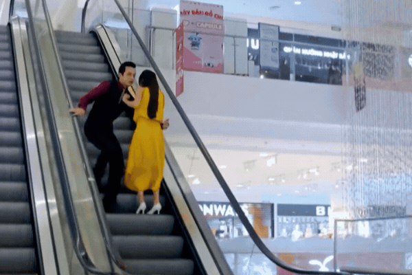 Xem hết phim Việt n&agrave;y chắc hết phước qu&aacute;: T&igrave;nh tiết lố bịch chưa từng thấy, diễn c&aacute;i g&igrave; kh&oacute; coi qu&aacute; vậy trời- Ảnh 5.