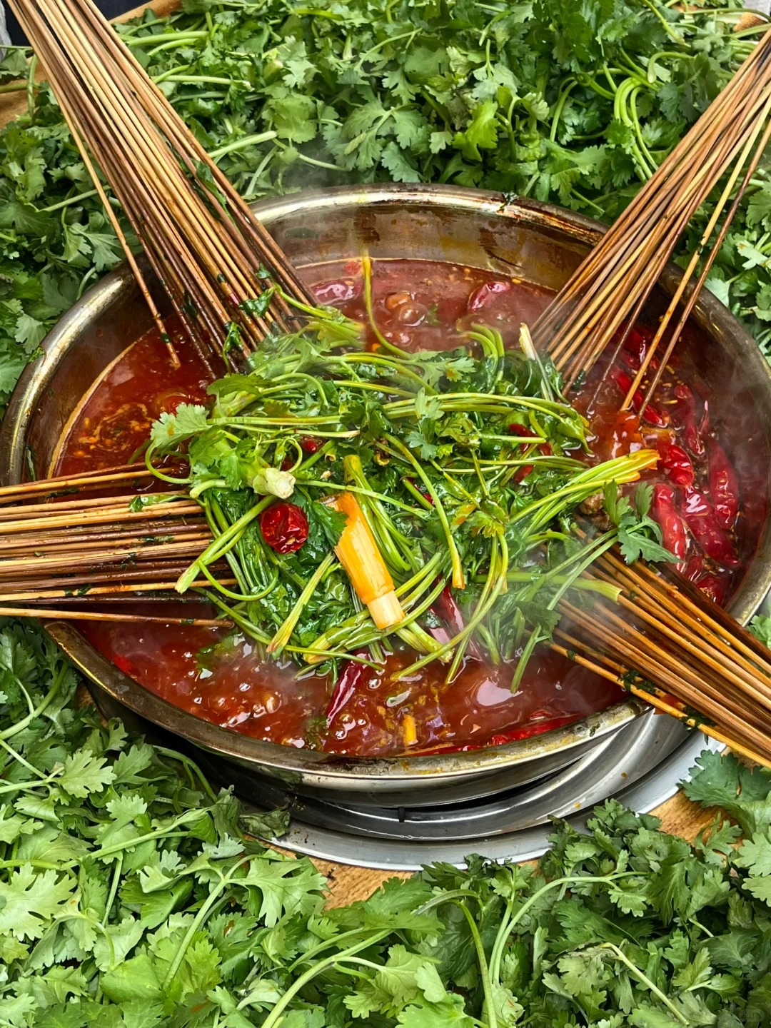 Bức ảnh bữa ăn "nặng m&ugrave;i" nhất c&otilde;i mạng h&ocirc;m nay: Người khen nức nở, kẻ ch&ecirc; bai "chỉ l&agrave; tr&ograve; l&agrave;m m&agrave;u l&atilde;ng ph&iacute; thức ăn"!- Ảnh 3.