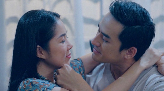 Xem hết phim Việt n&agrave;y chắc hết phước qu&aacute;: T&igrave;nh tiết lố bịch chưa từng thấy, diễn c&aacute;i g&igrave; kh&oacute; coi qu&aacute; vậy trời- Ảnh 1.