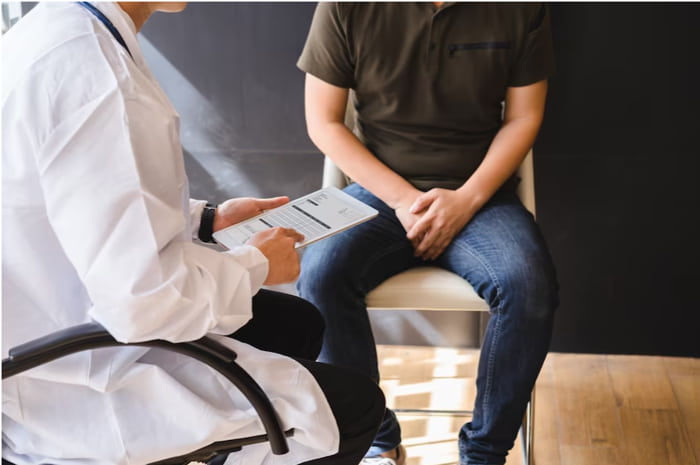 Ng&acirc;m l&aacute; trầu kh&ocirc;ng sau khi l&agrave;m việc n&agrave;y, ch&agrave;ng trai 20 tuổi phải 'cầu cứu' b&aacute;c sĩ- Ảnh 1.