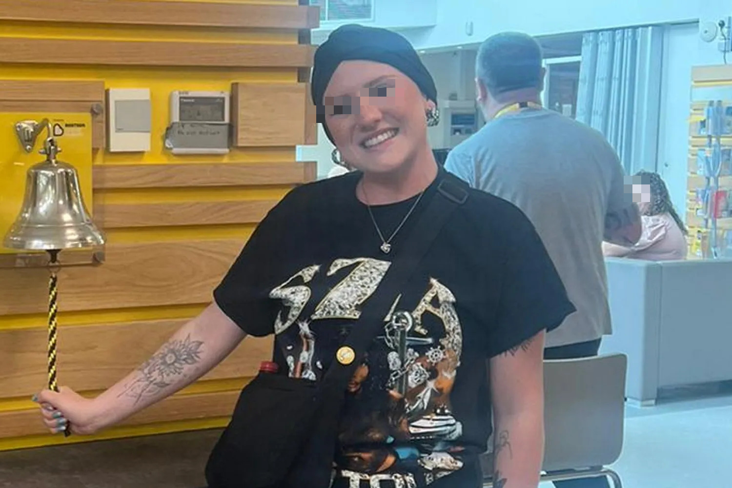 C&ocirc; g&aacute;i 22 tuổi nhận "&aacute;n tử" ung thư hạch d&ugrave; nhiều b&aacute;c sĩ n&oacute;i: "Tr&ocirc;ng c&ocirc; rất khỏe mạnh, kh&ocirc;ng sao đ&acirc;u"- Ảnh 4.