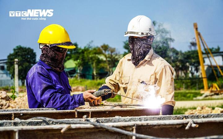 Dự b&aacute;o thời tiết ng&agrave;y 6/4: Từ Bắc v&agrave;o Nam đ&oacute;n nắng n&oacute;ng v&agrave; nắng n&oacute;ng gay gắt- Ảnh 1.