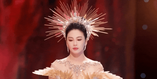 "Song Hye Kyo bản Trung" từng tuy&ecirc;n bố "2,7 triệu kh&ocirc;ng mua nổi đ&ocirc;i tất", nay chửi thẳng mặt 10.000 kh&aacute;n giả- Ảnh 1.