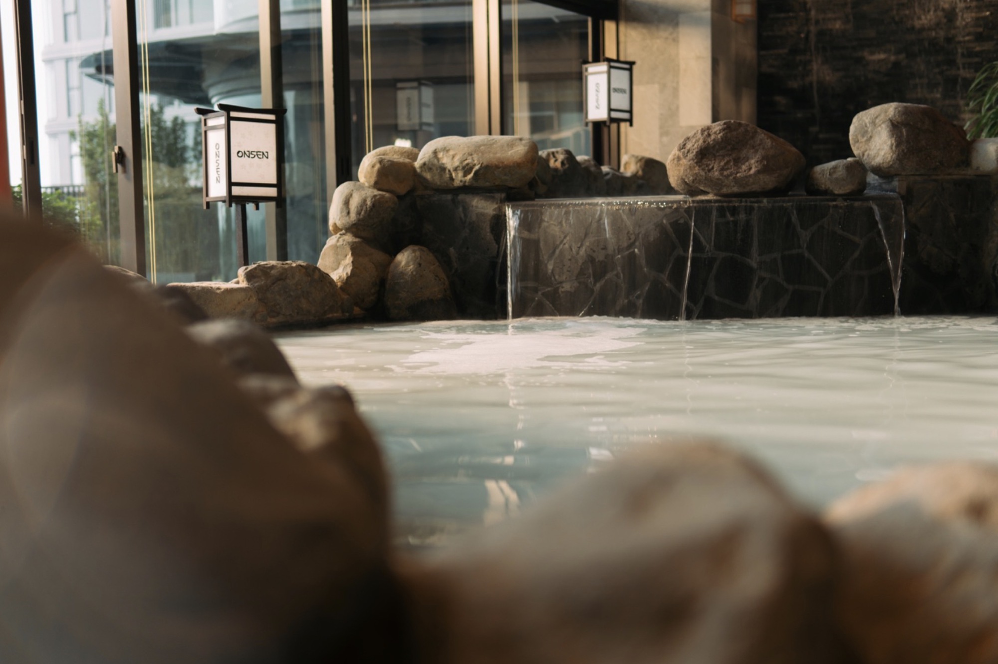 Học người Nhật, &aacute;p dụng một liệu ph&aacute;p đặc biệt gi&uacute;p giảm nguy cơ đột quỵ, nhồi m&aacute;u cơ tim: Tắm kho&aacute;ng n&oacute;ng mỗi ng&agrave;y!- Ảnh 3.