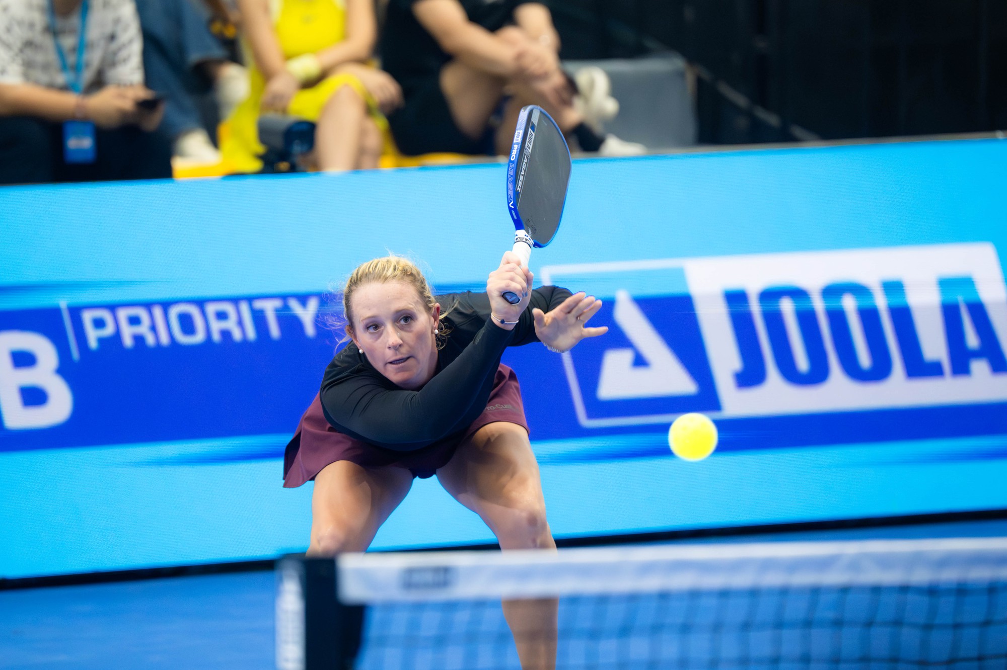 Brooke Buckner x&aacute;ch vợt đi đối đầu cả "thế giới", 3 con nhỏ ở nh&agrave; đ&atilde; c&oacute; chồng chăm, hạnh ph&uacute;c l&agrave; đ&acirc;y!- Ảnh 1.