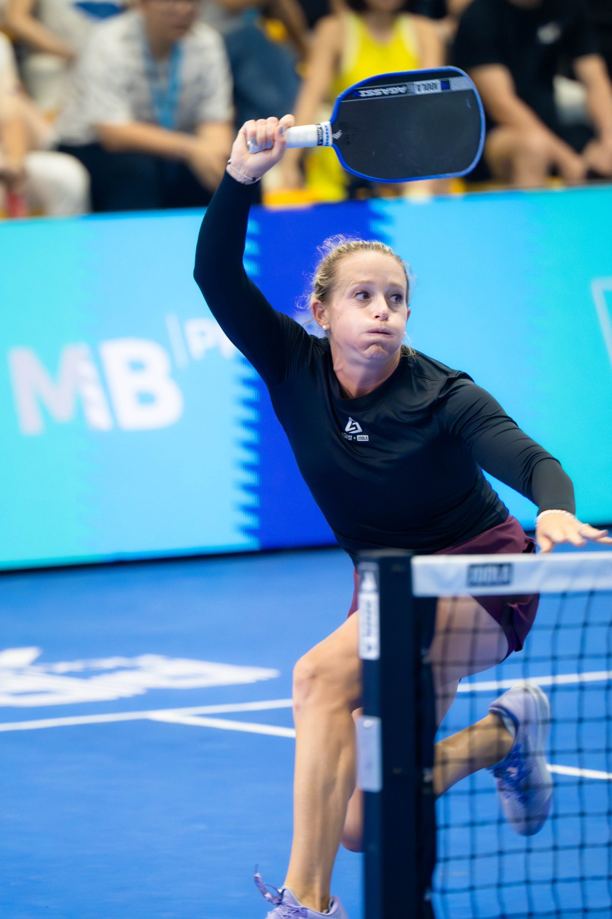 Brooke Buckner x&aacute;ch vợt đi đối đầu cả "thế giới", 3 con nhỏ ở nh&agrave; đ&atilde; c&oacute; chồng chăm, hạnh ph&uacute;c l&agrave; đ&acirc;y!- Ảnh 7.