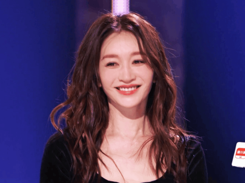 Đối thủ của Trang Ph&aacute;p 50 tuổi vẫn g&acirc;y sốt- Ảnh 2.