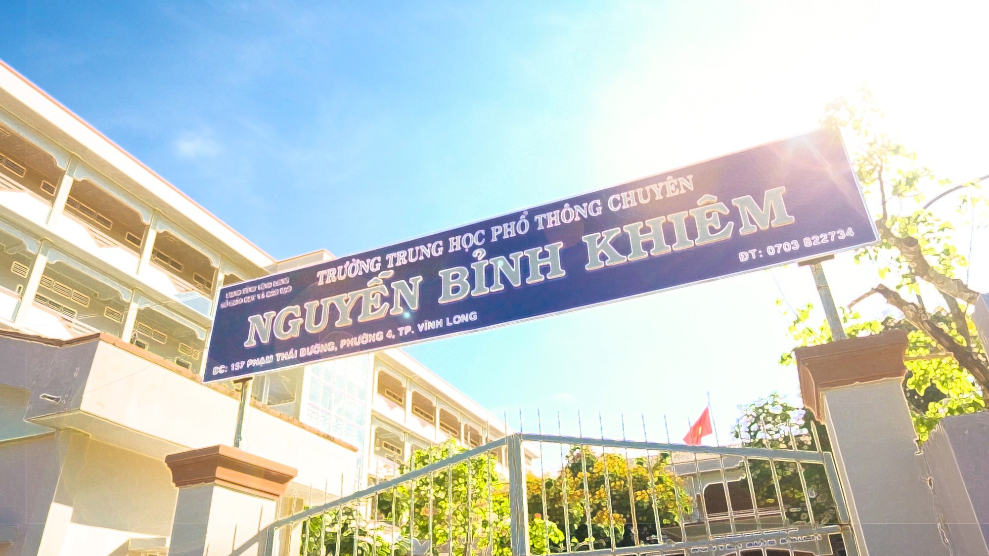 Ng&ocirc;i trường chuy&ecirc;n đầu ti&ecirc;n v&agrave; duy nhất c&oacute; 2 nữ sinh gi&agrave;nh Qu&aacute;n qu&acirc;n Đường L&ecirc;n Đỉnh Olympia- Ảnh 3.