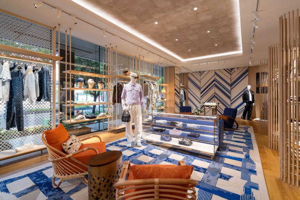 Louis Vuitton mang tinh thần viễn du v&agrave;o cửa h&agrave;ng Menswear đầu ti&ecirc;n tại Việt Nam- Ảnh 2.