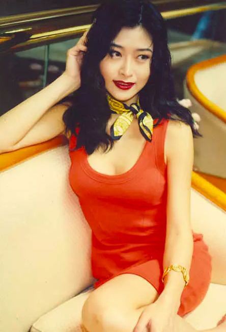 Thời ho&agrave;ng kim của d&ograve;ng phim 18+ Hong Kong v&agrave; những "n&agrave;ng thơ" l&agrave;m khuynh đảo m&agrave;n ảnh thập ni&ecirc;n 90- Ảnh 8.