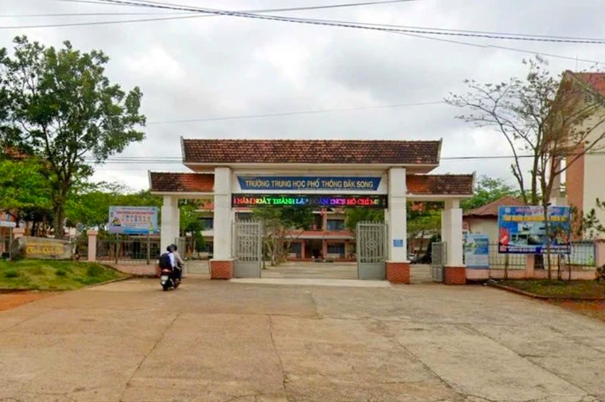 Tuyệt đối kh&ocirc;ng tự &yacute; kết luận, suy đo&aacute;n vụ nữ gi&aacute;o vi&ecirc;n bị ph&aacute;t t&aacute;n h&igrave;nh ảnh nhạy cảm tại trường- Ảnh 1.