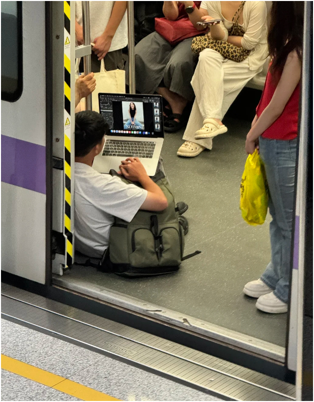 "Kiệt sức v&igrave; c&ocirc;ng việc", "kiệt sức v&igrave; cuộc sống" được t&igrave;m kiếm đột biến tr&ecirc;n to&agrave;n thế giới d&ugrave; 2026 mới chỉ tr&ocirc;i được 4 th&aacute;ng- Ảnh 5.