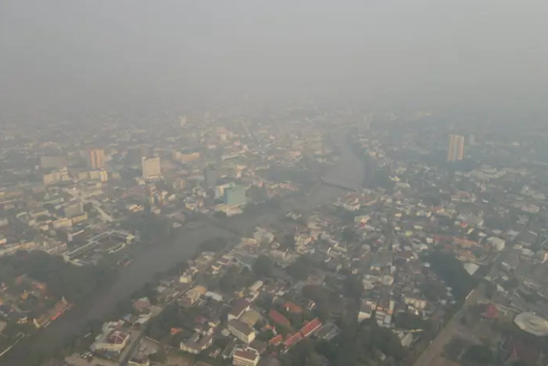 Kh&ocirc;ng nhận ra "thi&ecirc;n đường du lịch" Chiang Mai những ng&agrave;y n&agrave;y: Ch&iacute;nh quyền, bệnh viện đều phải đưa ra cảnh b&aacute;o- Ảnh 1.