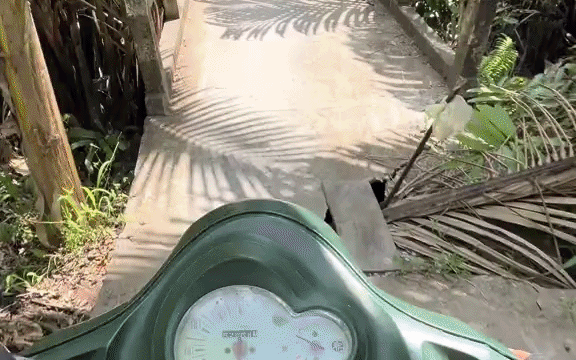 Shipper đi v&agrave;o nh&agrave; trong l&uacute;c kh&ocirc;ng c&oacute; ai mắt đảo li&ecirc;n hồi, sự cố xảy ra sau v&agrave;i gi&acirc;y- Ảnh 5.