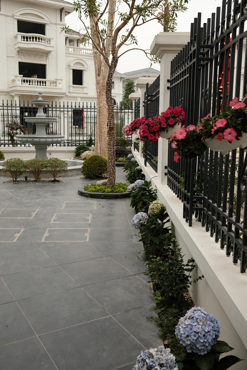 &Aacute; hậu Huyền My "pass đồ hiệu bẩn bẩn": Ở biệt thự 3 tầng triệu đ&ocirc;, g&oacute;c n&agrave;o cũng xa hoa lộng lẫy- Ảnh 4.