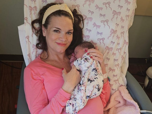 9 năm sau ng&agrave;y chồng mất, b&aacute;c sĩ n&oacute;i cơ hội gần như bằng 0, nhưng t&ocirc;i vẫn sinh con từ "một thứ" m&agrave; chồng để lại- Ảnh 3.