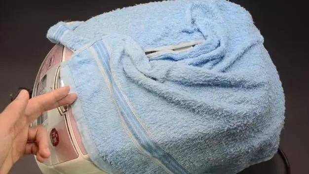 Nấu cơm 20 năm chưa chắc bạn đã biết: Mẹo giúp cơm mềm dẻo, nồi cơm điện "sống thọ"- Ảnh 1.