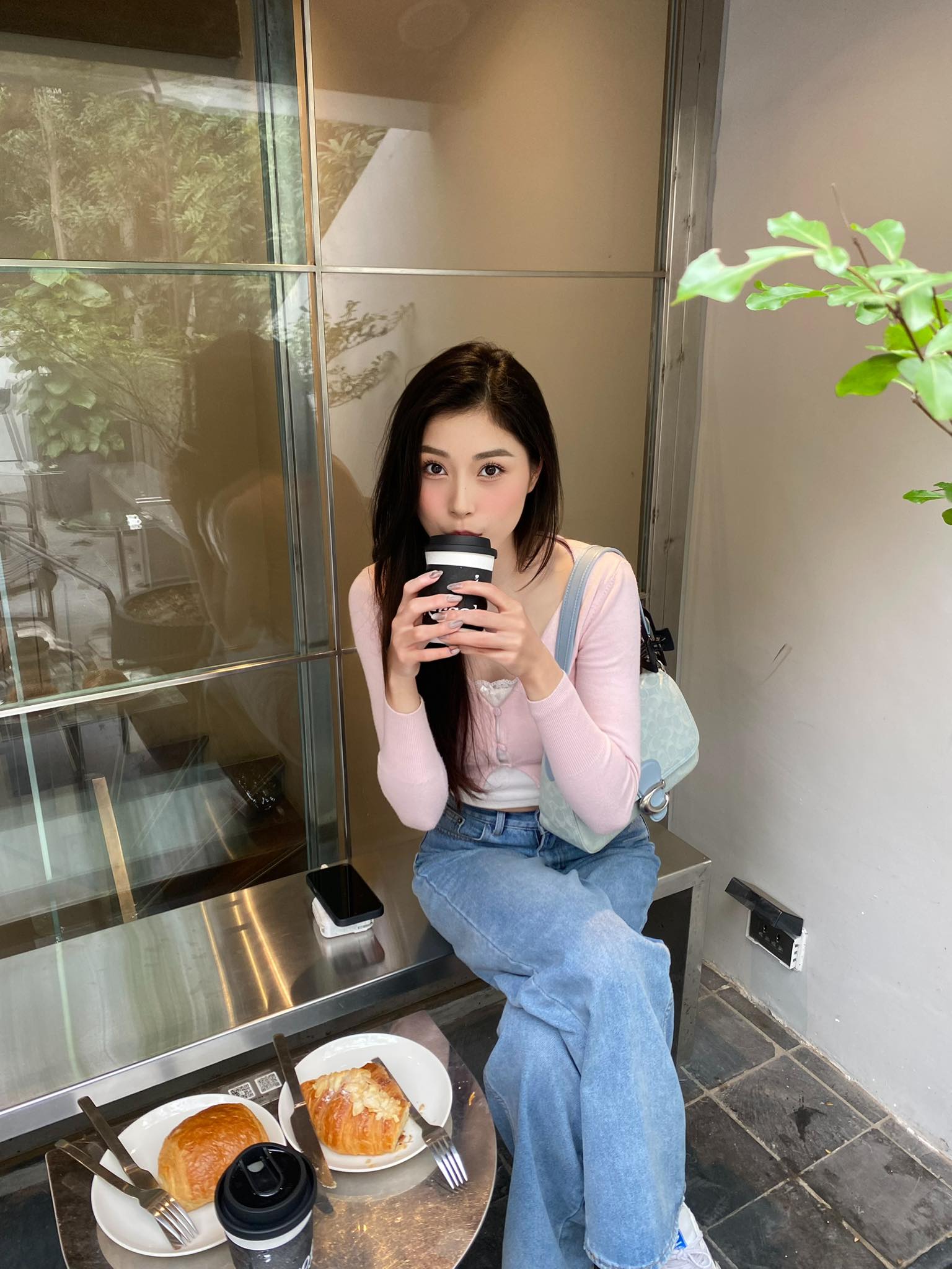 VĐV b&oacute;ng chuyền xinh nhất Việt Nam, cả c&otilde;i mạng si m&ecirc; v&igrave; visual v&agrave; style qu&aacute; cuốn - Ảnh 13.