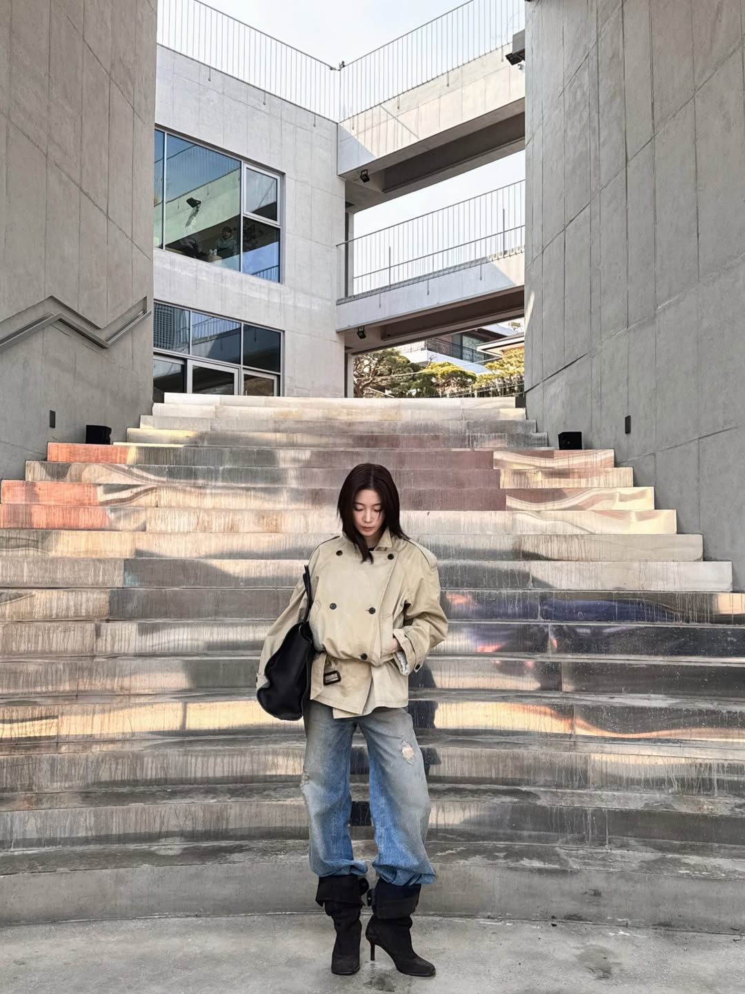 Qu&ecirc;n t&uacute;i hiệu ch&oacute;i lọi đi, 2026 l&agrave; năm của những chiếc t&uacute;i đen "giấu t&ecirc;n" nhưng nh&igrave;n l&agrave; biết người c&oacute; gu!- Ảnh 4.