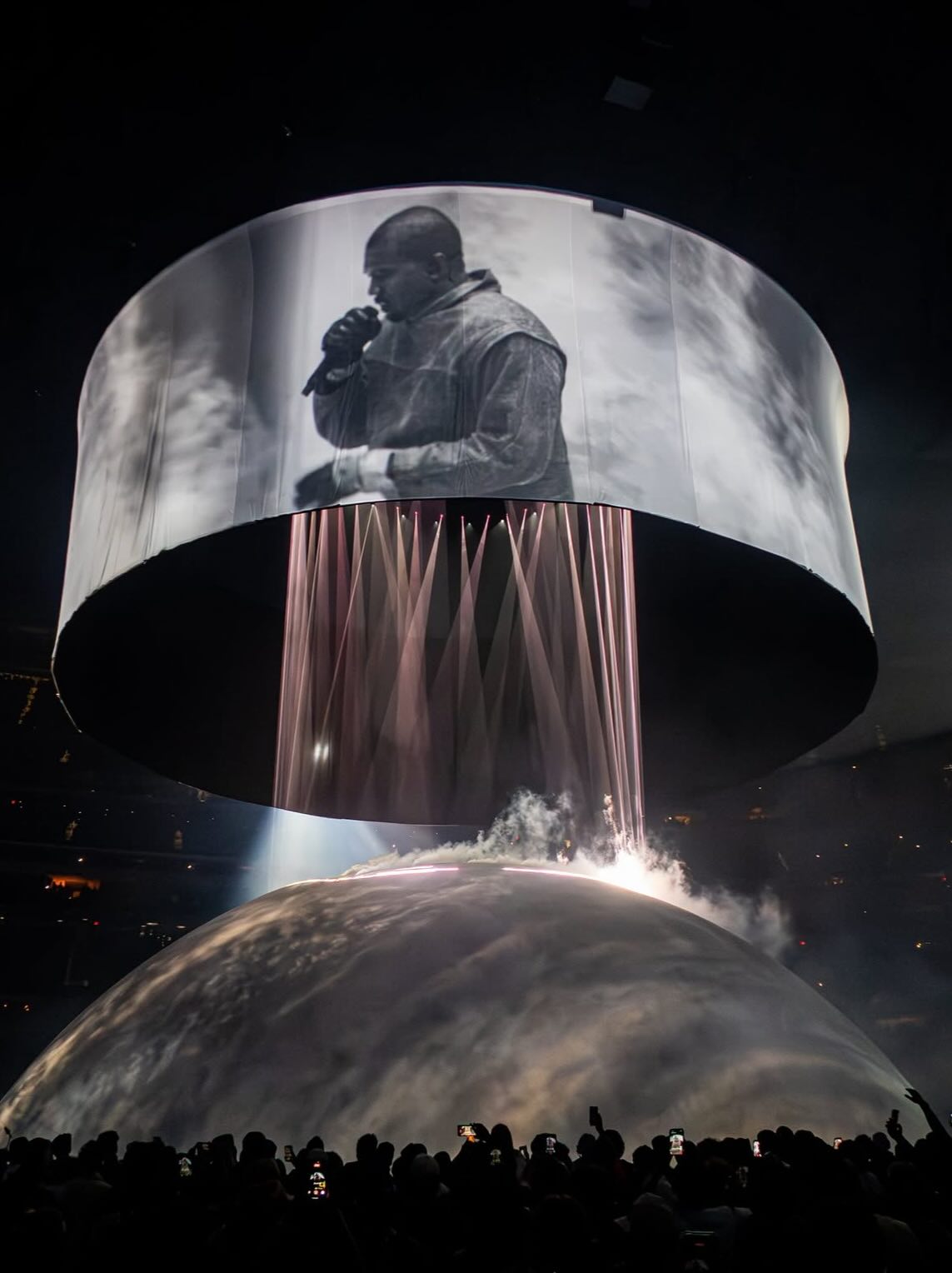 "G&atilde; tồi tuyệt vời" của showbiz: T&agrave;i năng đi trước thời đại 10 năm, bị gh&eacute;t đến mức bay m&agrave;u 53 ngh&igrave;n tỷ m&agrave; kh&ocirc;ng bận t&acirc;m- Ảnh 1.