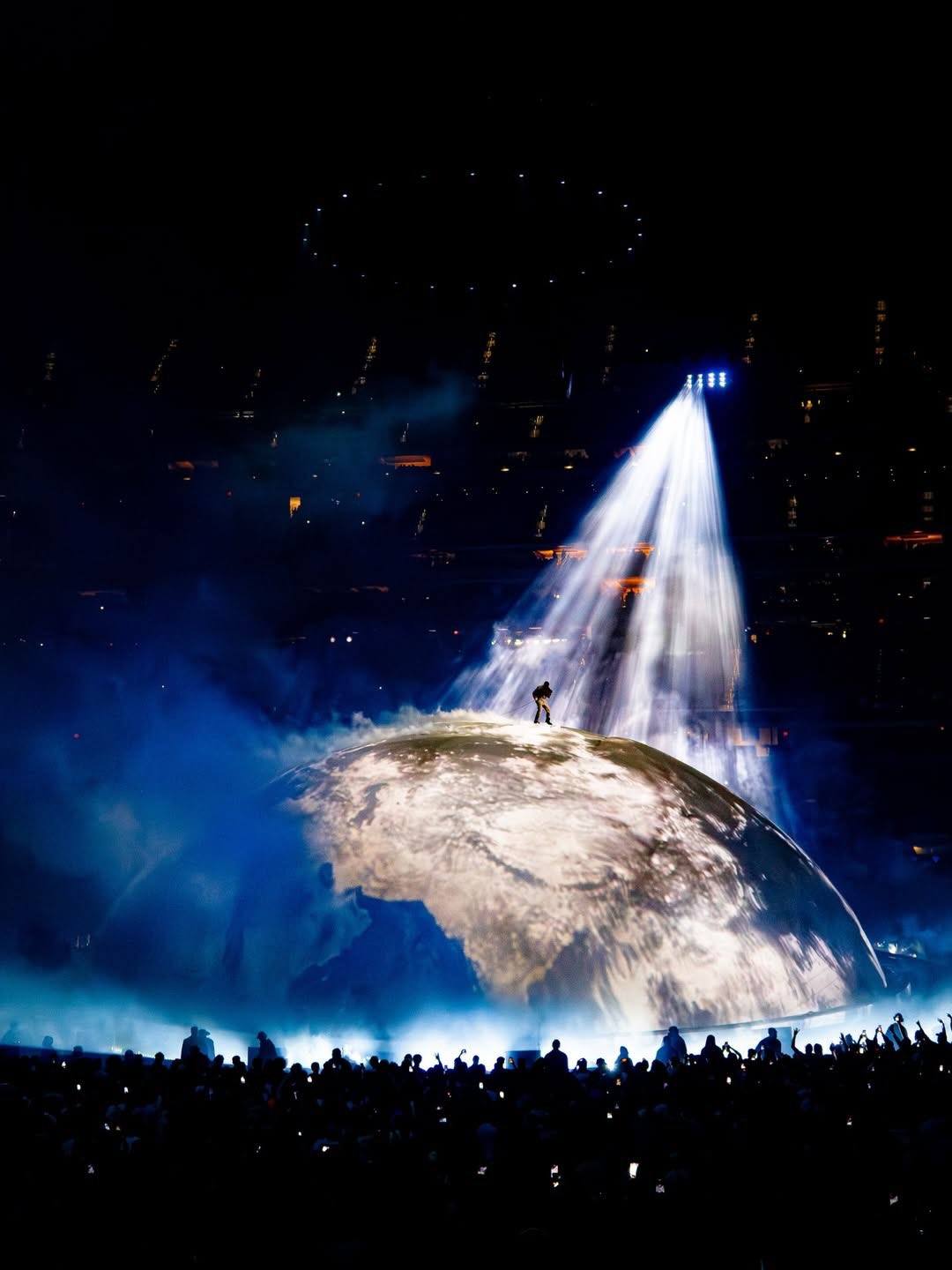 "G&atilde; tồi tuyệt vời" của showbiz: T&agrave;i năng đi trước thời đại 10 năm, bị gh&eacute;t đến mức bay m&agrave;u 53 ngh&igrave;n tỷ m&agrave; kh&ocirc;ng bận t&acirc;m- Ảnh 7.