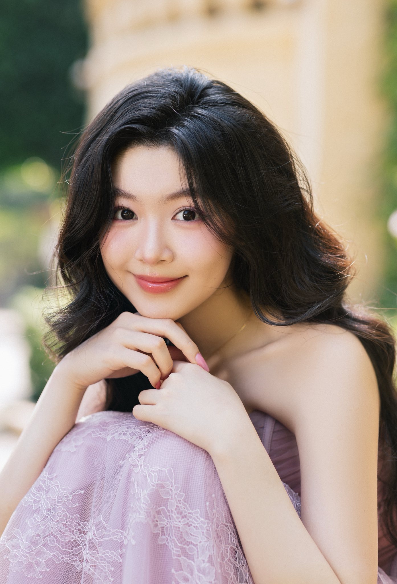 Lọ Lem diện v&aacute;y local brand Việt đ&oacute;n tuổi 20: Visual bừng s&aacute;ng, gặp hoa hoa nở, gặp người người y&ecirc;u- Ảnh 3.