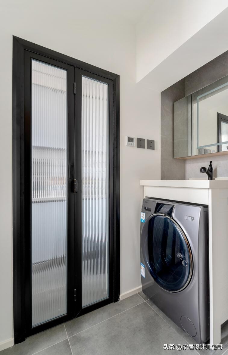 Gia đ&igrave;nh 4 người sống trong căn hộ rộng 36m&sup2; ở khu vực c&oacute; trường học tốt: Kh&ocirc;ng c&oacute; ph&ograve;ng kh&aacute;ch hay ph&ograve;ng ăn nhưng vẫn rất hạnh ph&uacute;c- Ảnh 7.