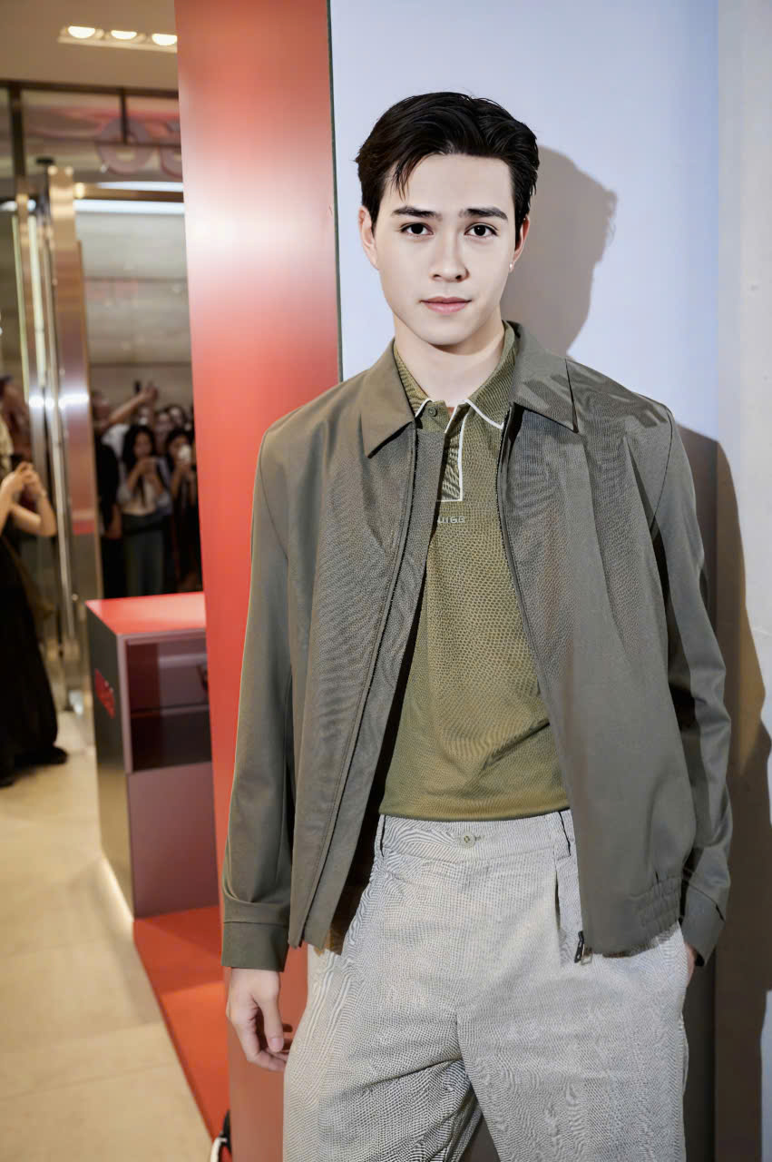 Vương B&igrave;nh &ldquo;khuấy động&rdquo; sự kiện HUGO, ch&iacute;nh thức mở m&agrave;n chiến dịch &ldquo;Red Means GO&rdquo; tại Việt Nam - Ảnh 8.