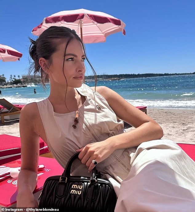 Nhan sắc cực phẩm của "c&ocirc; b&eacute; đẹp nhất thế giới" ở tuổi 25, sở hữu khối t&agrave;i sản hơn 100 tỷ đồng- Ảnh 6.