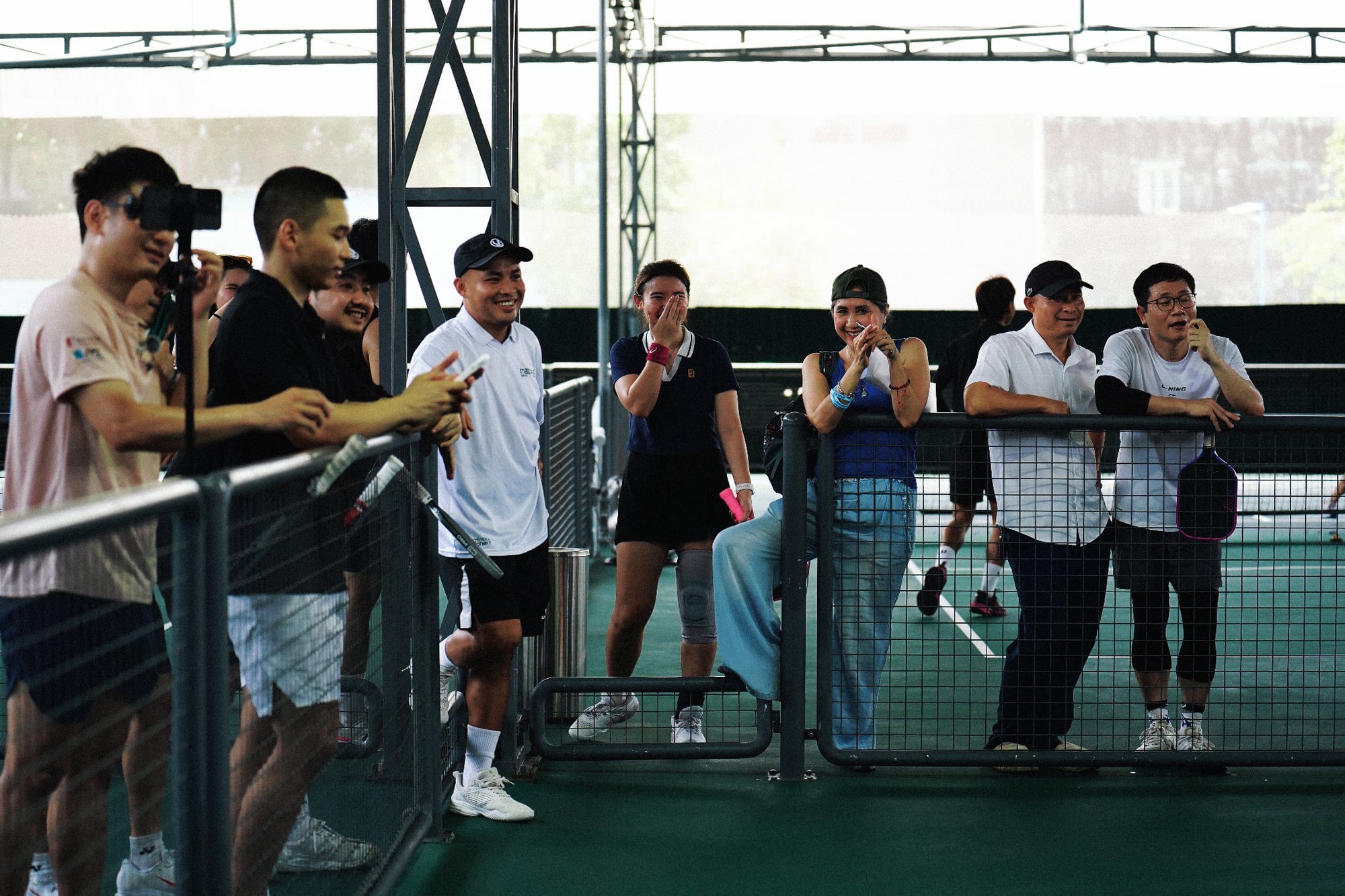 Bắt gặp ngôi sao pickleball Patriquin đi "xé vé" tại TP.HCM- Ảnh 16. Bắt gặp ngôi sao pickleball Patriquin đi "xé vé" tại TP.HCM- Ảnh 16.