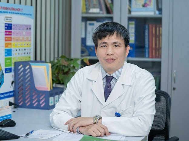 Trẻ uống sữa chủ yếu l&agrave; chất b&eacute;o nguy hiểm thế n&agrave;o? L&agrave;m sao để chọn sữa chuẩn cho con?- Ảnh 1.