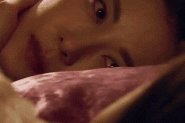 Kh&ocirc;ng tin nổi phim H&agrave;n lại c&oacute; cảnh 18+ kh&eacute;t cỡ n&agrave;y: Nữ ch&iacute;nh đ&atilde; đẹp c&ograve;n bạo, ngại hết cả người xem- Ảnh 1.