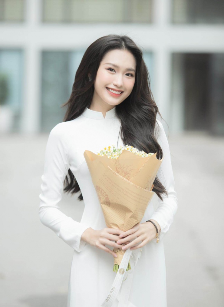 Xuất hiện c&ocirc; g&aacute;i Bắc Ninh "song tr&ugrave;ng" với Do&atilde;n Hải My: 11.000 người thả tim cho 2 bức ảnh- Ảnh 3.