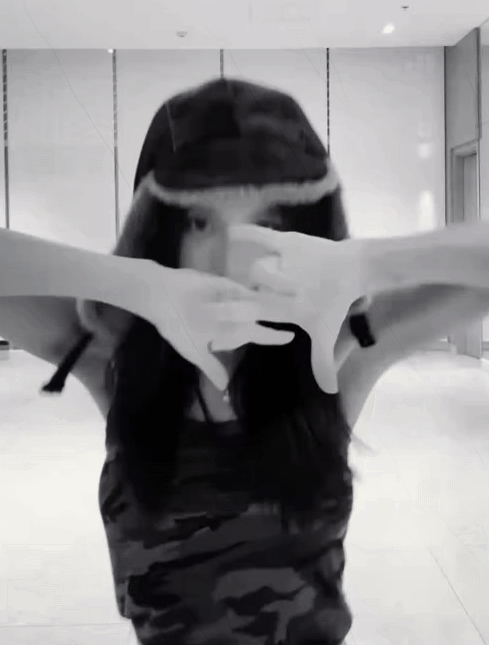 Mỹ nh&acirc;n được Jung Kook (BTS) để &yacute;: Ca sĩ người H&agrave;n h&aacute;t tiếng Việt cực hay, nhan sắc cực phẩm nhưng m&atilde;i chưa vụt s&aacute;ng- Ảnh 5.