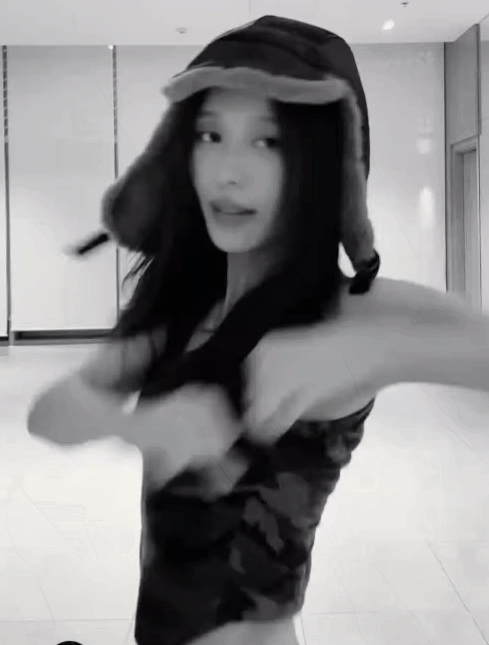 Mỹ nh&acirc;n được Jung Kook (BTS) để &yacute;: Ca sĩ người H&agrave;n h&aacute;t tiếng Việt cực hay, nhan sắc cực phẩm nhưng m&atilde;i chưa vụt s&aacute;ng- Ảnh 4.