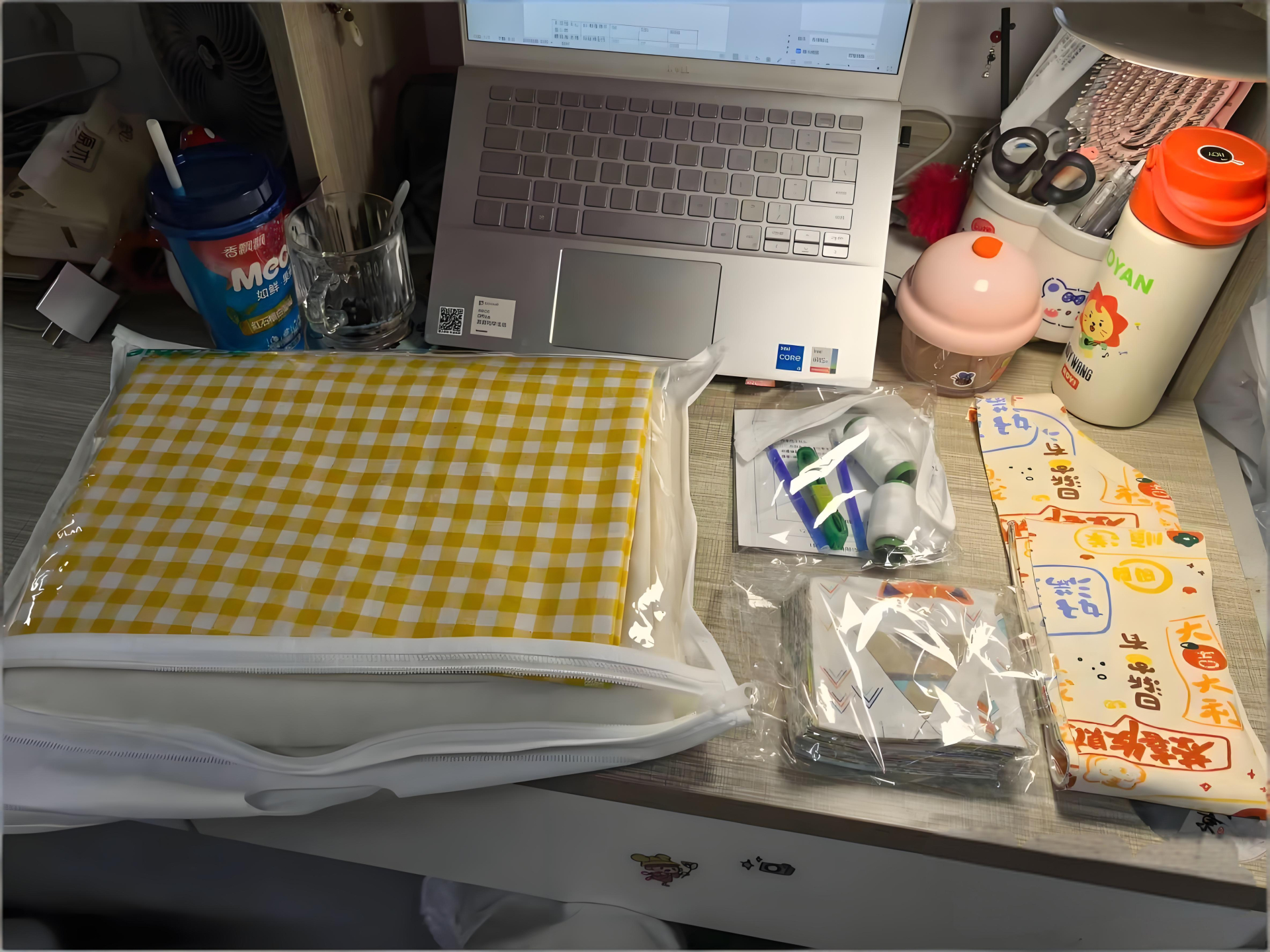 M&oacute;n qu&agrave; "vụng về" của 56 học tr&ograve; cũ khiến c&ocirc; gi&aacute;o ngỡ ng&agrave;ng sau 2 năm ra trường- Ảnh 4.