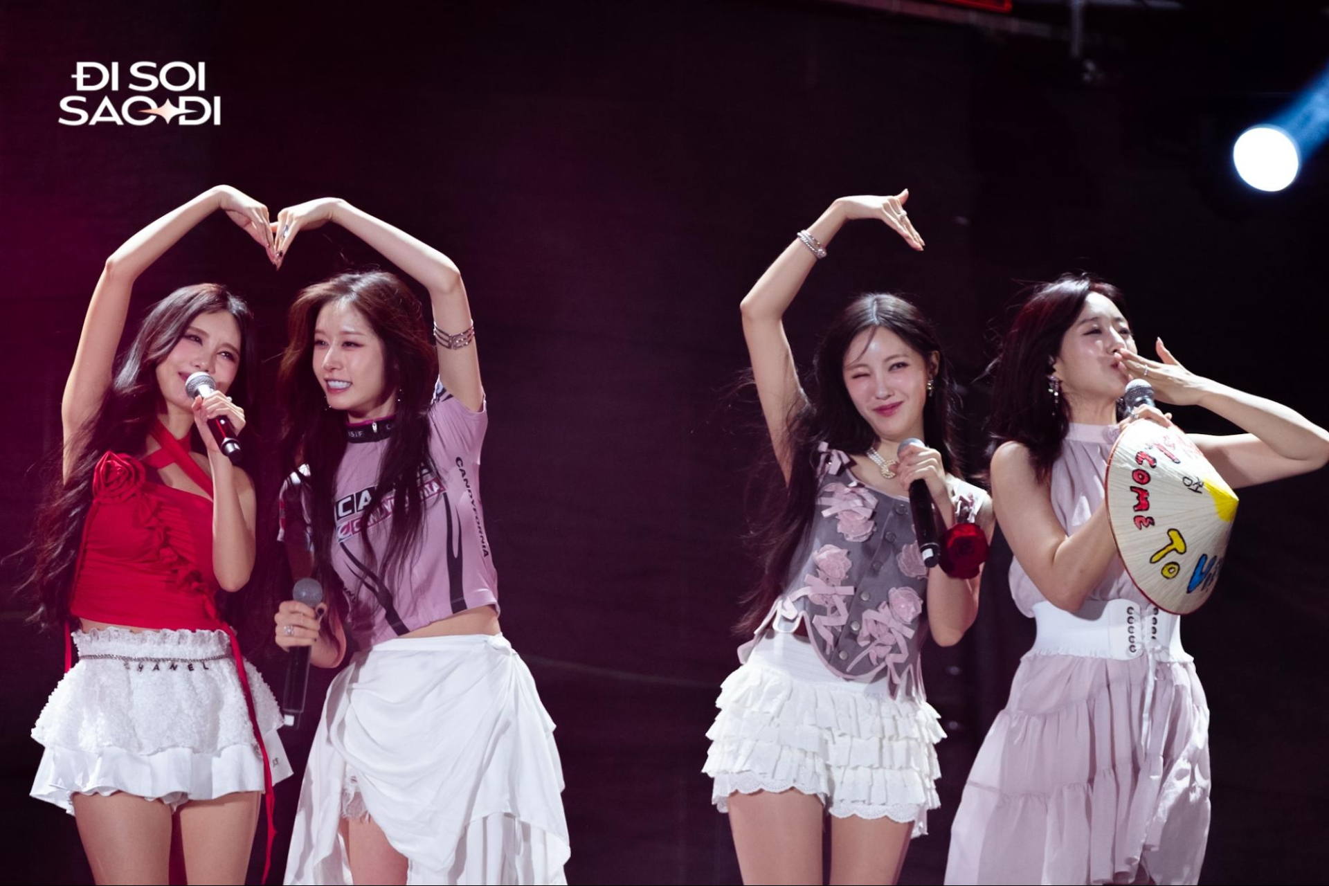 Đoạn "tam tấu" huyền thoại của bộ ba mỹ nh&acirc;n hết thời, d&acirc;n t&igrave;nh mỉa mai v&igrave; c&oacute; th&agrave;nh vi&ecirc;n h&aacute;t "x&agrave; ngữ"- Ảnh 6.