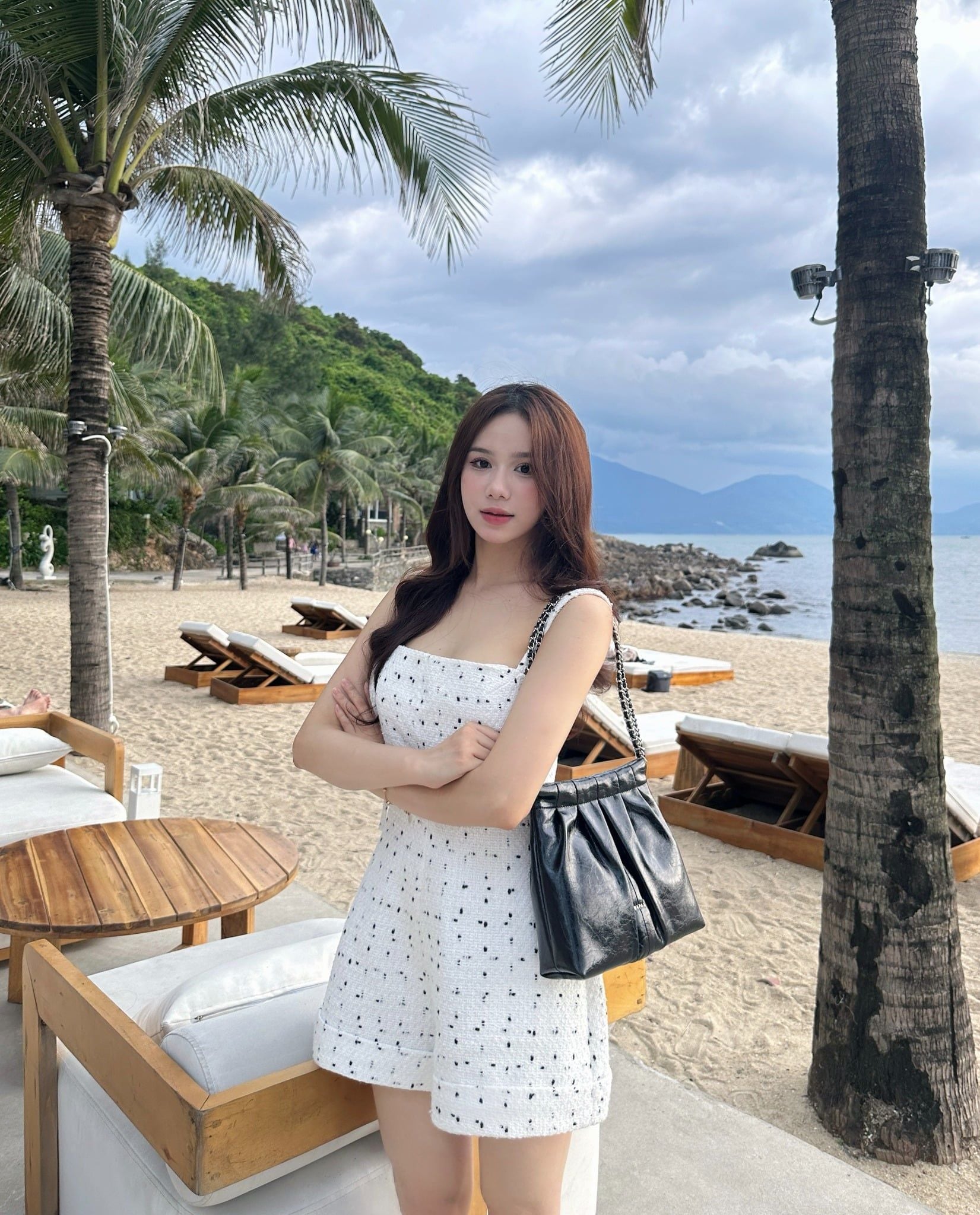 Qu&ecirc;n t&uacute;i hiệu ch&oacute;i lọi đi, 2026 l&agrave; năm của những chiếc t&uacute;i đen "giấu t&ecirc;n" nhưng nh&igrave;n l&agrave; biết người c&oacute; gu!- Ảnh 19.