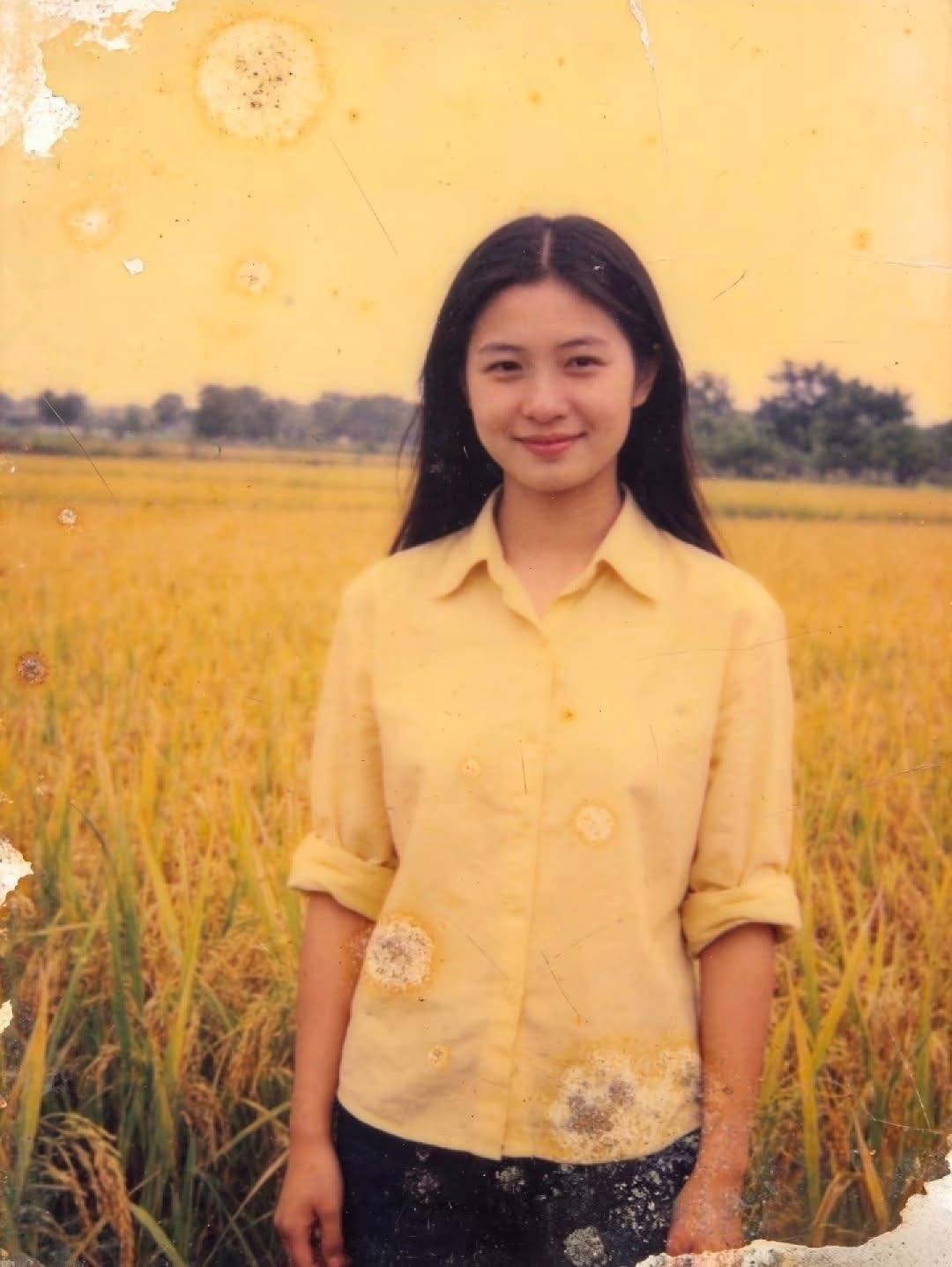 Cả ngh&igrave;n người phải khen bức ảnh thiếu nữ chụp nhanh ngo&agrave;i đồng ruộng- Ảnh 1.