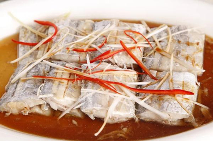 Loại c&aacute; gi&aacute; rẻ, &iacute;t cholesterol, gi&agrave;u đạm, dễ ăn cho cả người gi&agrave; lẫn trẻ nhỏ, đi chợ dễ t&igrave;m m&agrave; người Việt lại &iacute;t ăn- Ảnh 1.