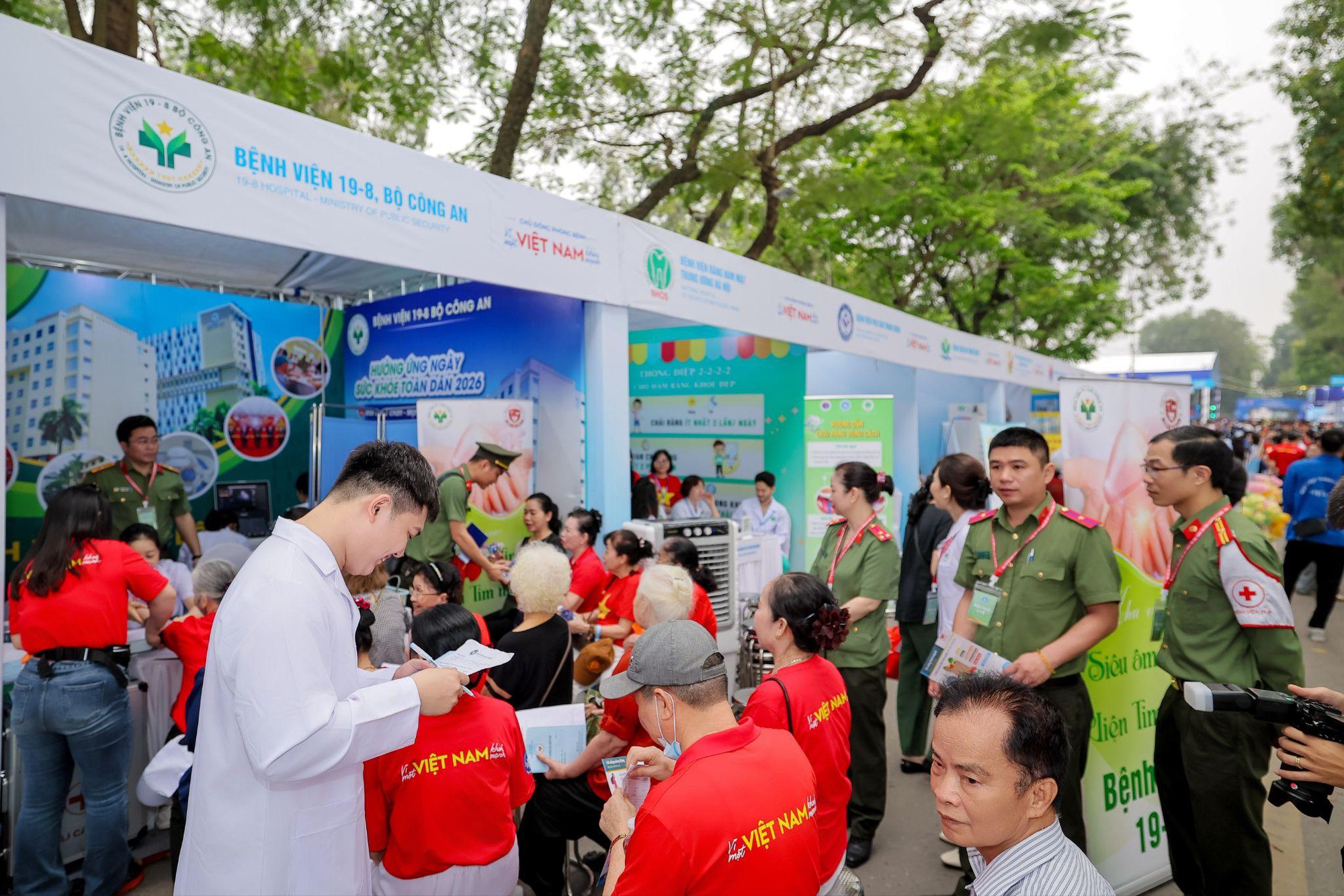 10.000 người hưởng ứng Ng&agrave;y Sức khỏe To&agrave;n d&acirc;n 2026 với sự đồng h&agrave;nh của OPC- Ảnh 2.