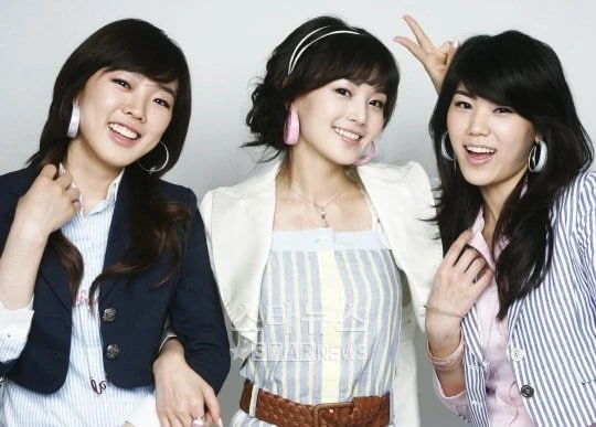 Thời gian bỏ qu&ecirc;n mỹ nh&acirc;n n&agrave;y: U50 trẻ kh&oacute; tin, đi h&aacute;t 20 năm m&agrave; nh&igrave;n như mối t&igrave;nh đầu- Ảnh 4.