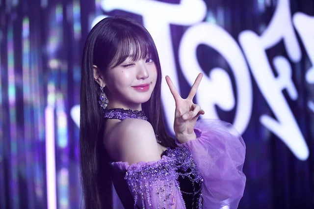 Mỹ nh&acirc;n được đề cử đẹp nhất thế giới 2026: C&ocirc;ng ch&uacute;a showbiz "&aacute;m ảnh center", c&agrave;ng bị gh&eacute;t c&agrave;ng nổi tiếng- Ảnh 6.