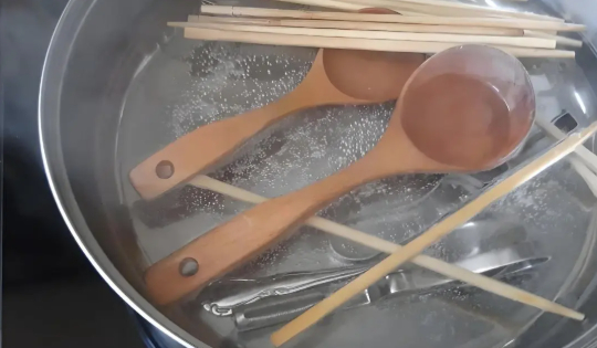 Cảnh b&aacute;o 9 h&agrave;nh động tưởng sạch m&agrave; lại rất bẩn: Nhiều nh&agrave; vẫn l&agrave;m mỗi ng&agrave;y, đặc biệt l&agrave; điều thứ 5- Ảnh 5.