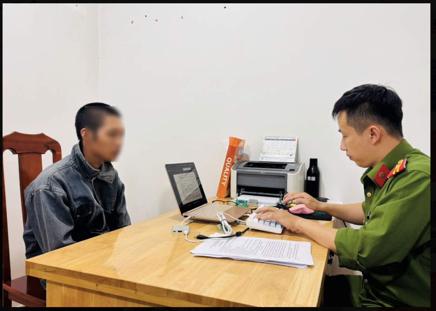 Sản phụ bị tát choáng váng trong bệnh viện mong tha thứ cho chồng - Ảnh 2. Sản phụ bị tát choáng váng trong bệnh viện mong tha thứ cho chồng - Ảnh 2.