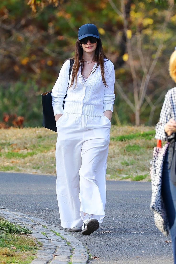 Anne Hathaway chứng minh: Diện quần c&agrave;ng d&agrave;i, vẻ ngo&agrave;i c&agrave;ng sang- Ảnh 6.