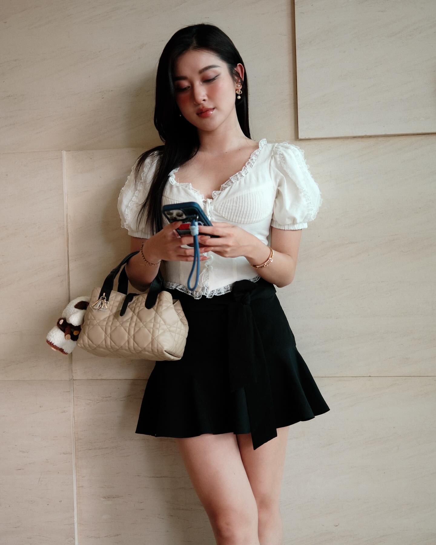 Th&aacute;i độ mới nhất của &Aacute; hậu Huyền My giữa l&uacute;c bị tấn c&ocirc;ng v&igrave; đ&ocirc;i gi&agrave;y bẩn gi&aacute; 2 triệu- Ảnh 3.