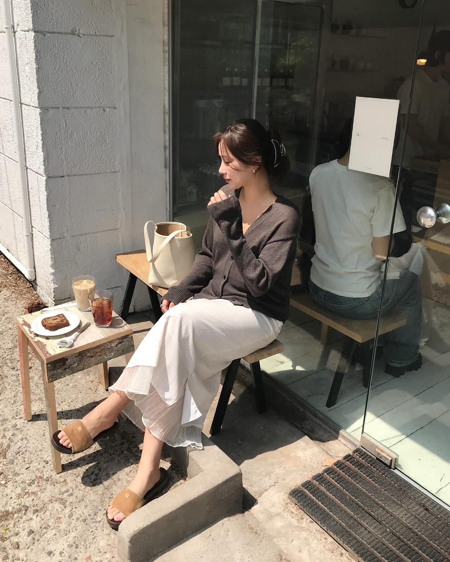 4 mẫu gi&agrave;y đi dạo phố hay du lịch đều ph&ugrave; hợp- Ảnh 1.